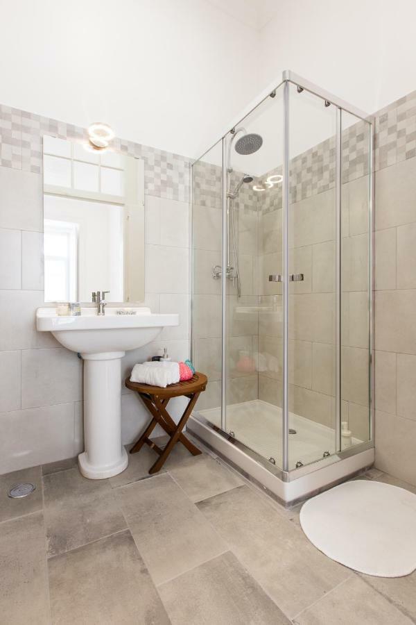Lisbon Secret & Charming Baixa 4 Bedroom Apartment エクステリア 写真
